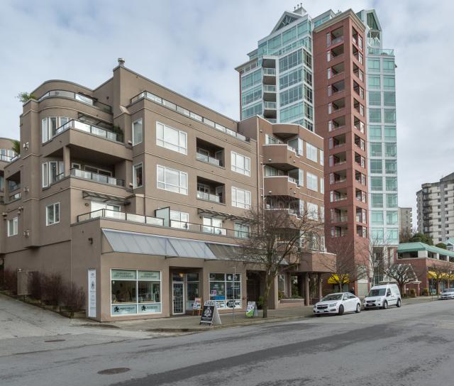 302 - 118 East 2nd Street, Lower Lonsdale, North Vancouver 2