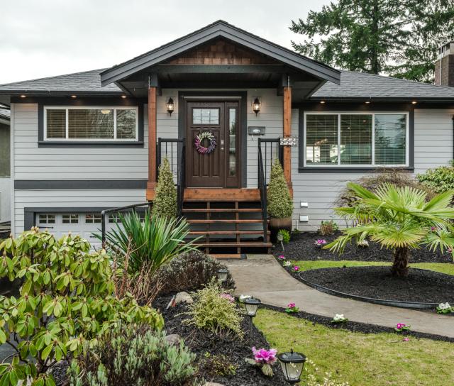 555 West 22nd Street, Hamilton, North Vancouver 2